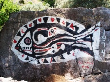 De vis op de rots aan de baai van Bedri Rahmi